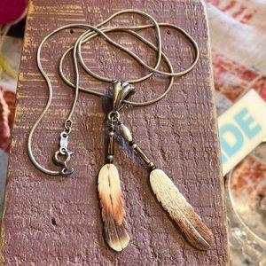 Beautiful Hand Carved Feathers 🪶 Necklace